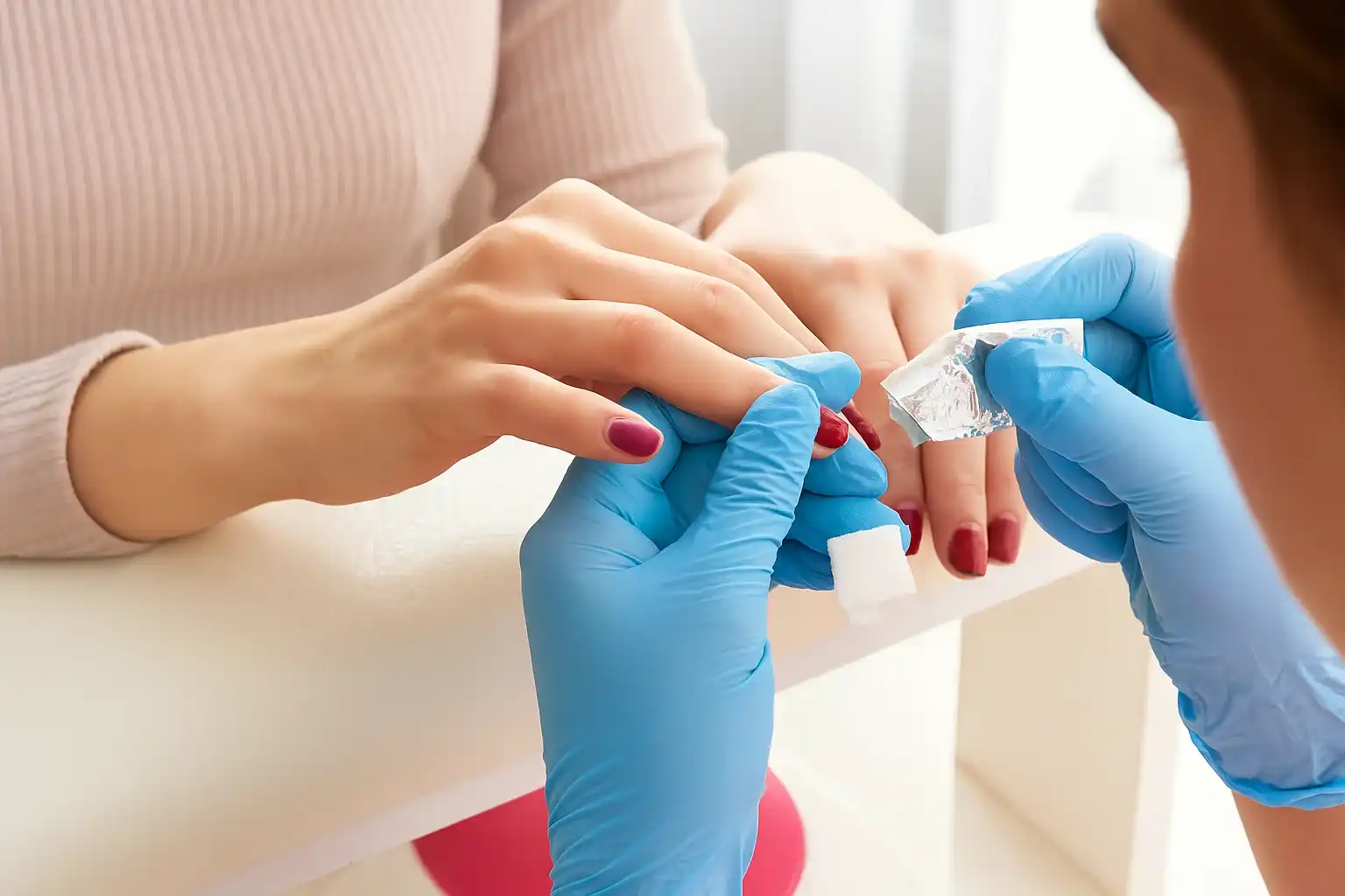 הסרת לק ג׳ל + מניקור (ללא לק חדש)