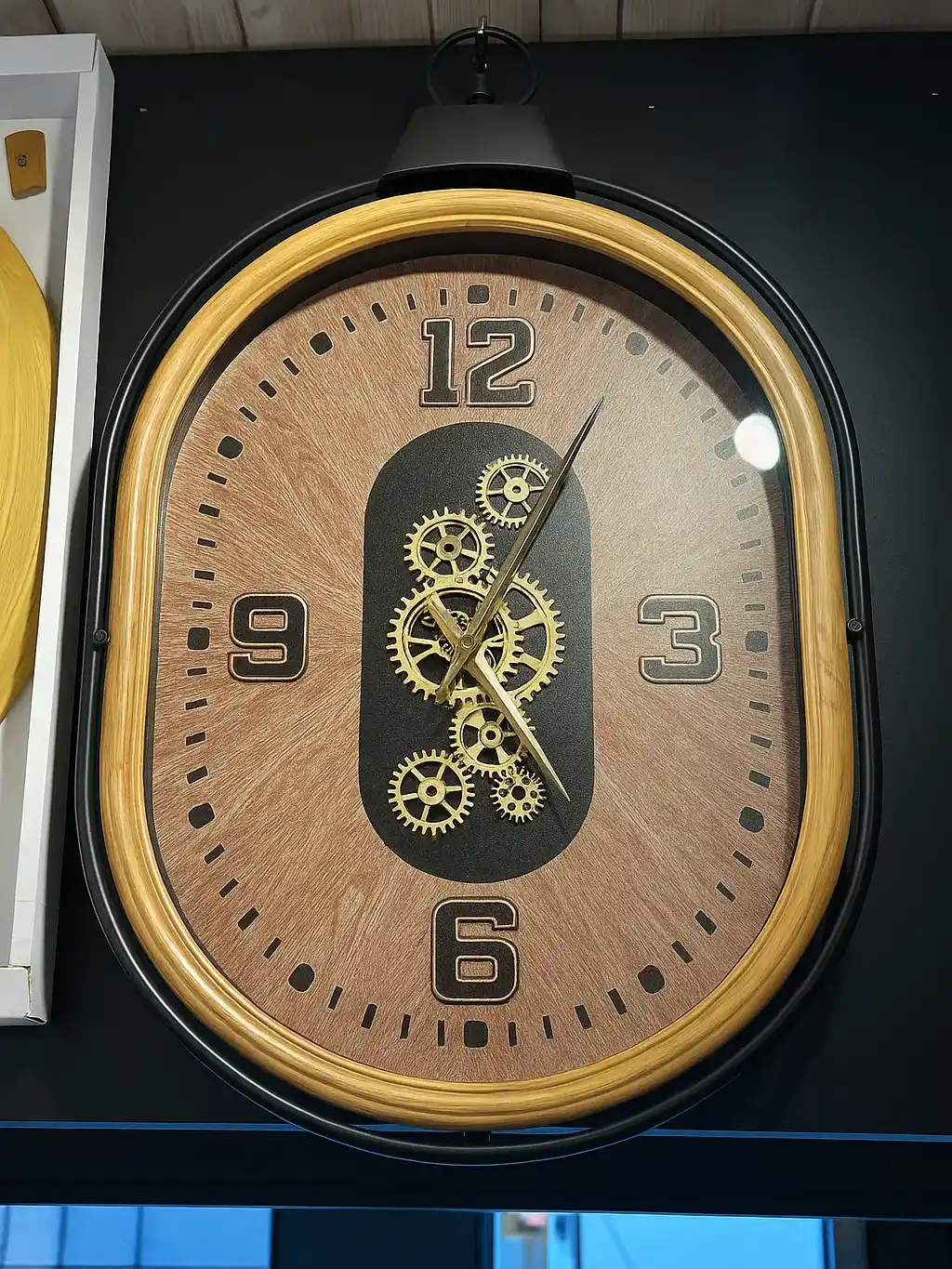 שעון עץ ענק