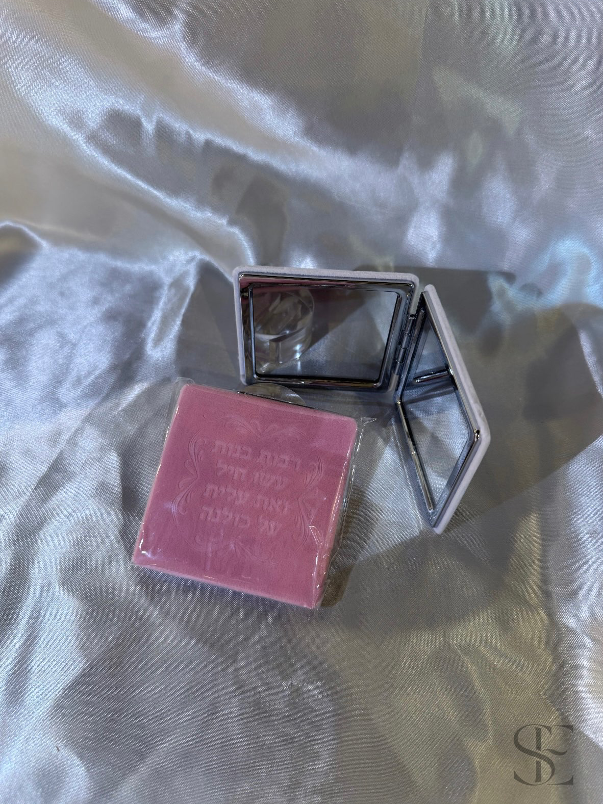 מראה דגם עדן ״רבות בנות עשו חיל ואת עלית על כלנה״