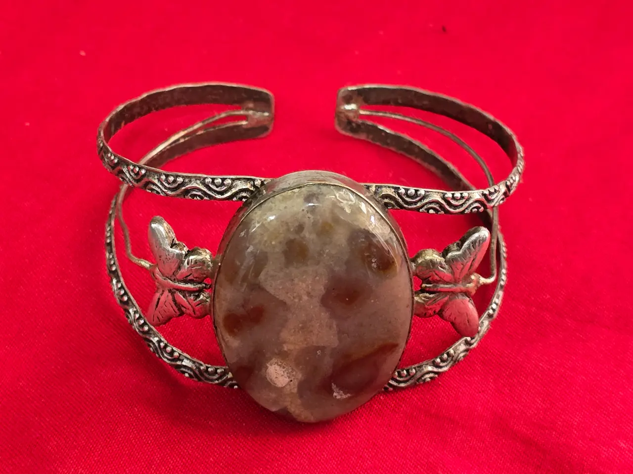 צמיד כסף 925 חתום במרכז אבן טבעית אגת גדולה מידות 4*3  ס'מ