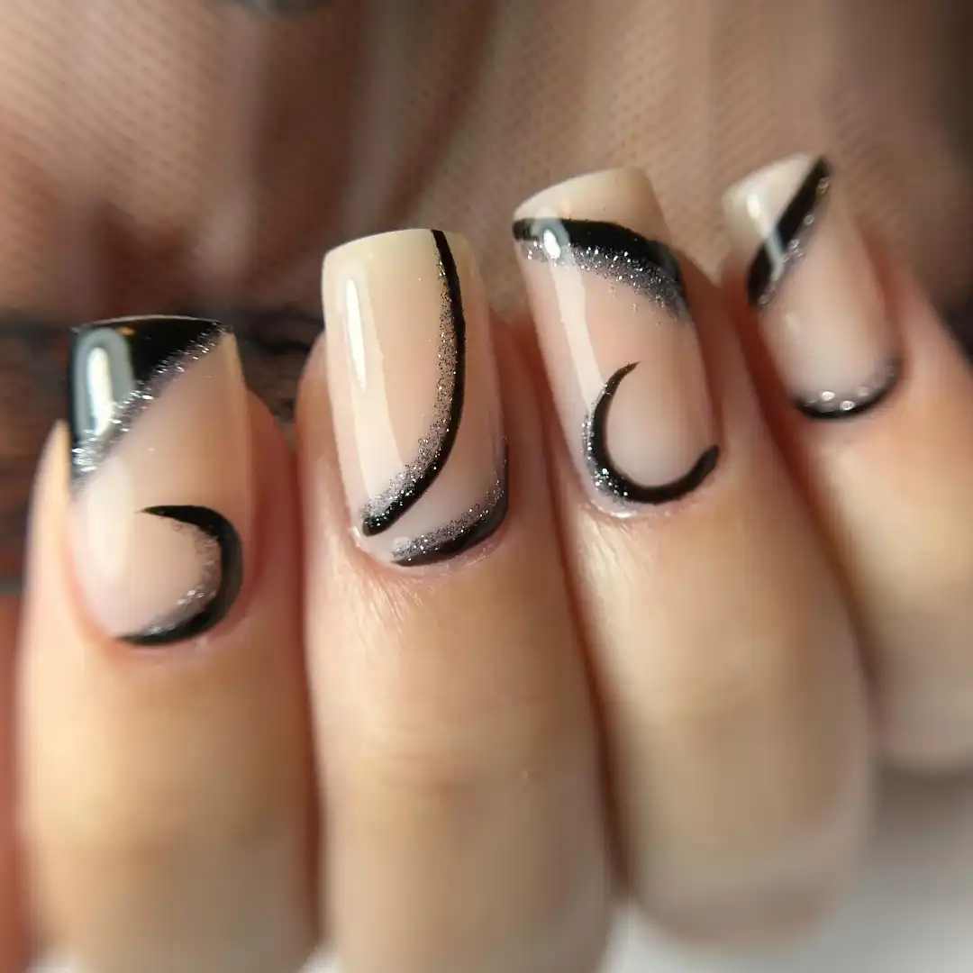 בניית ציפורניים בג׳ל או בפוליג׳ל