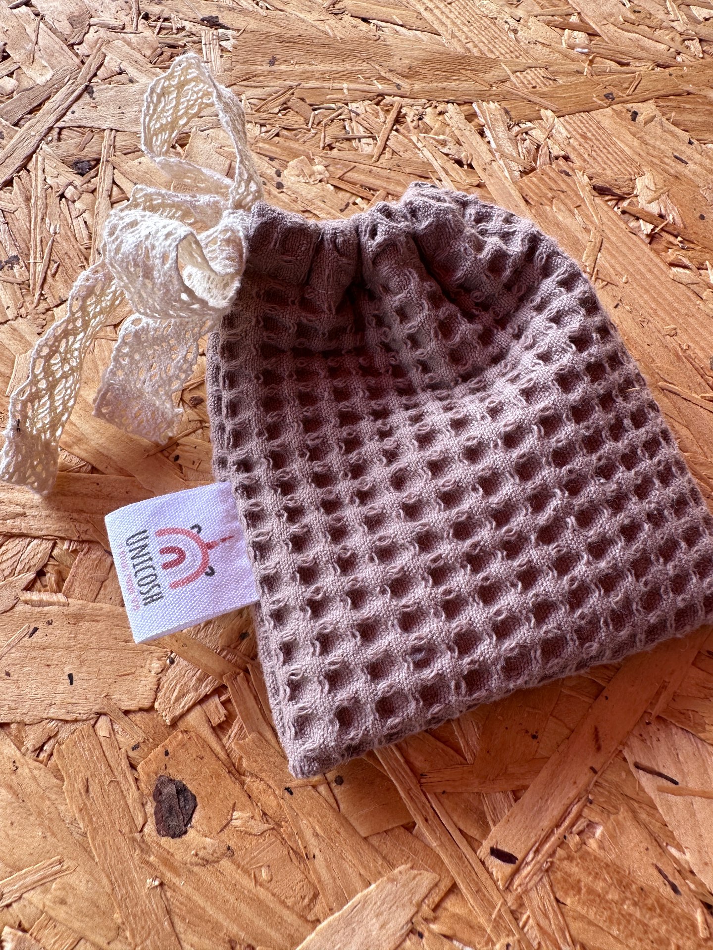 קייס מוצצים חום