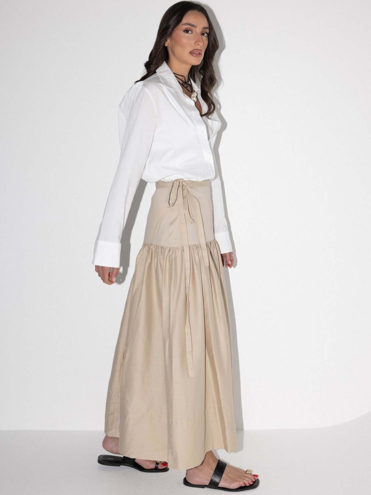 חצאית פפיון בז׳