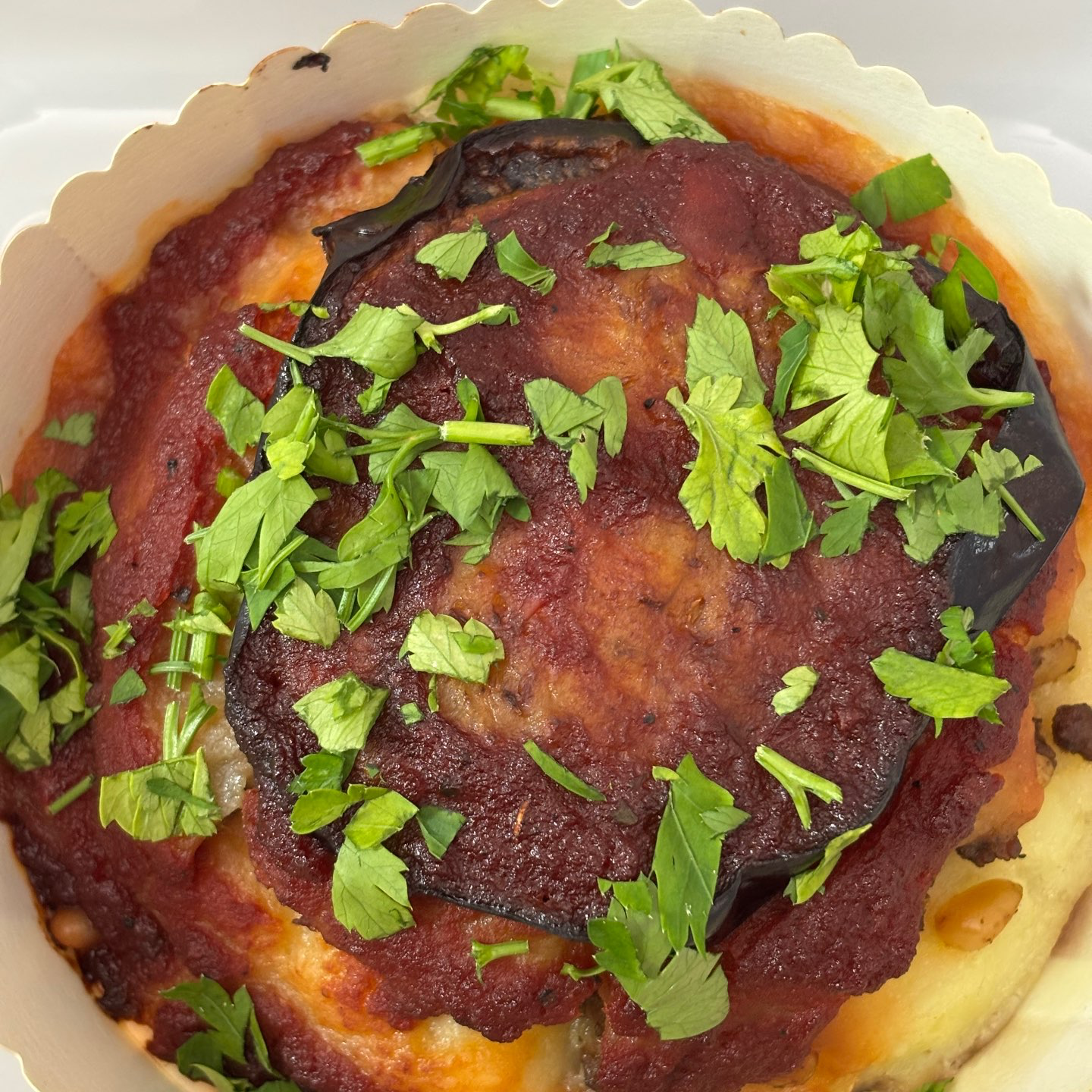 מוסקה חלומית פיקנטית ברוטב בשמל (כ250גר יח)