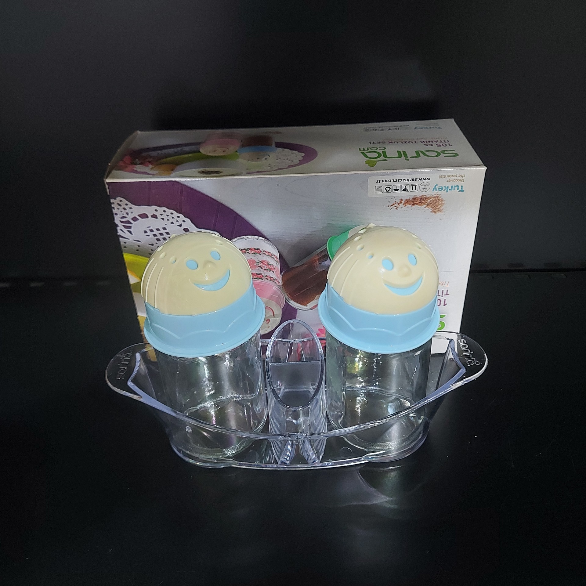 זוג מלחיות עם מתקן