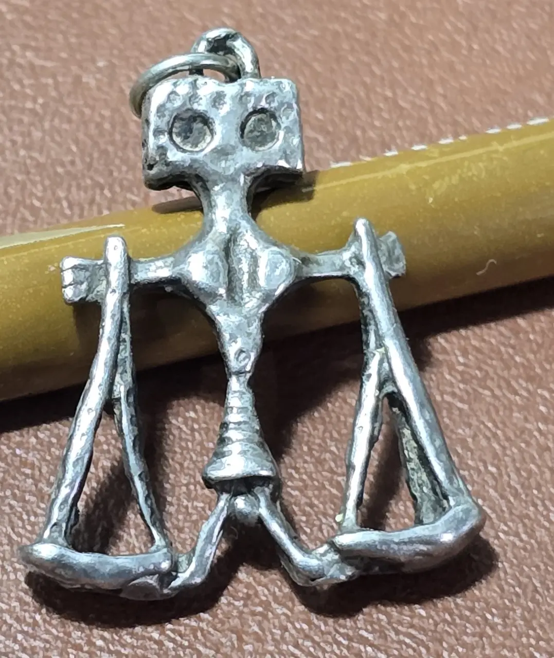 תליון כסף 925 מזל מאזניים מידות 3*2 ס'מ