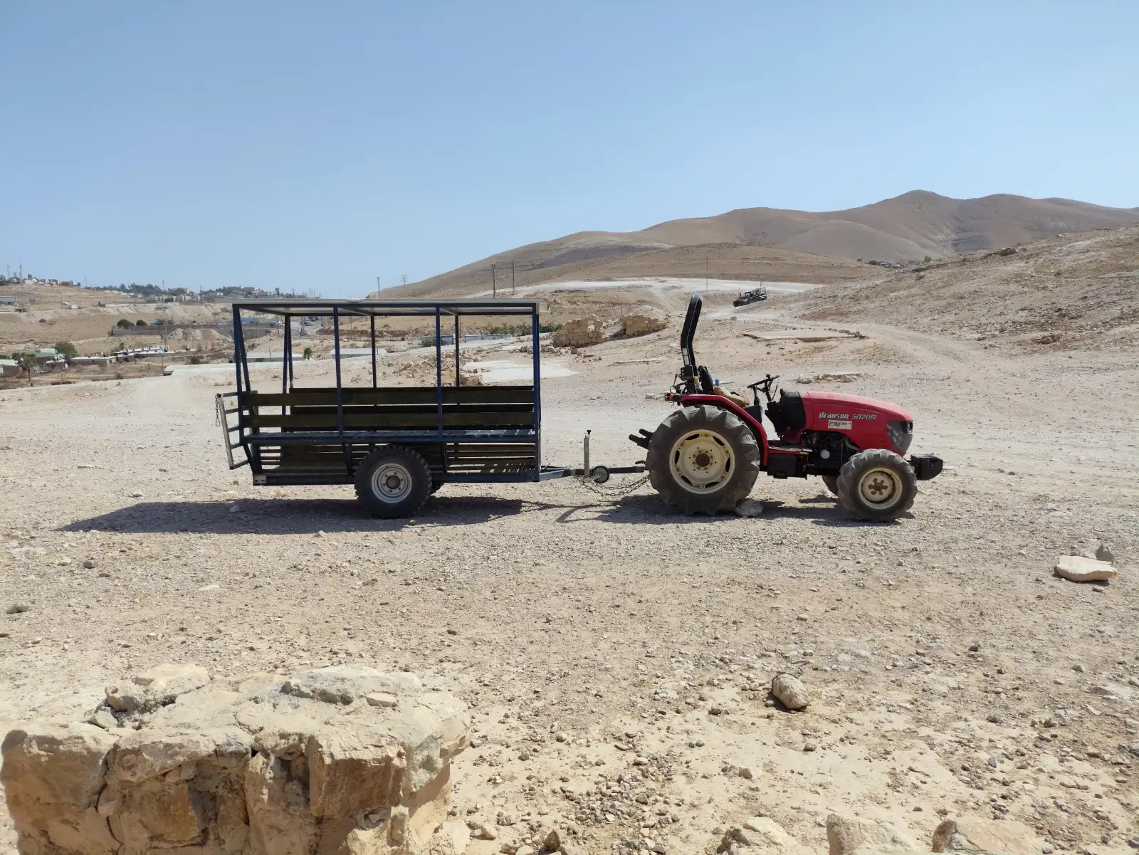 טיול בטרקטור ועגלה