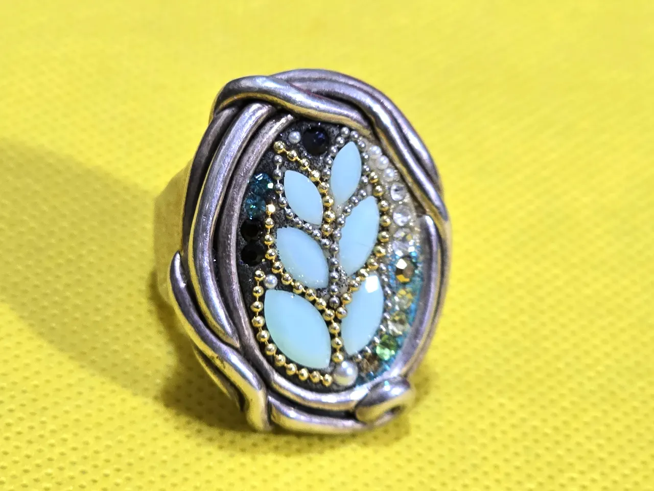 טבעת כסף 925 חתומה כחול לבן שבוץ אבן תורכיז ואבני סברובסקימידה 8