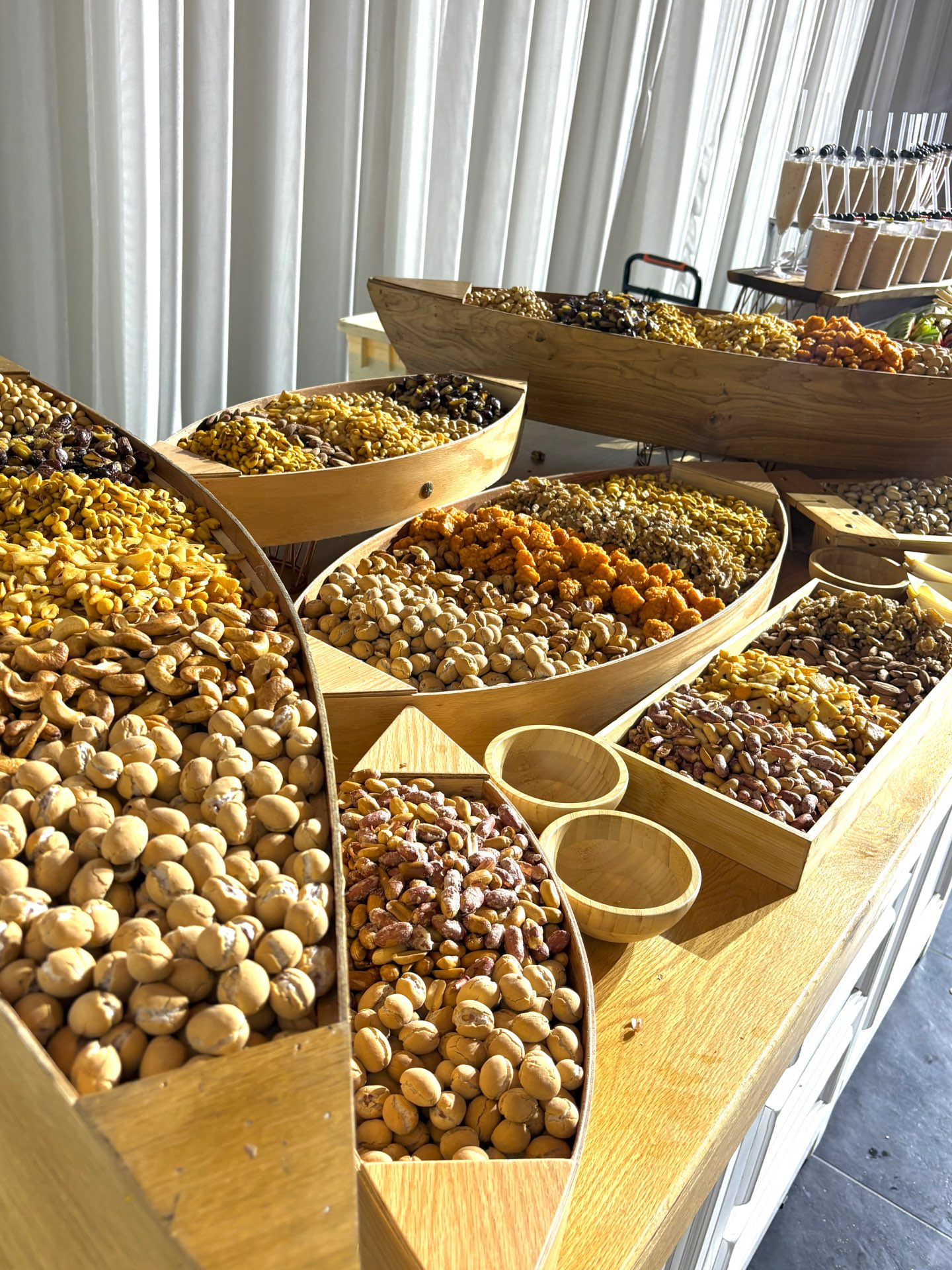 מזנון פיצוחים 1.8 מטרים