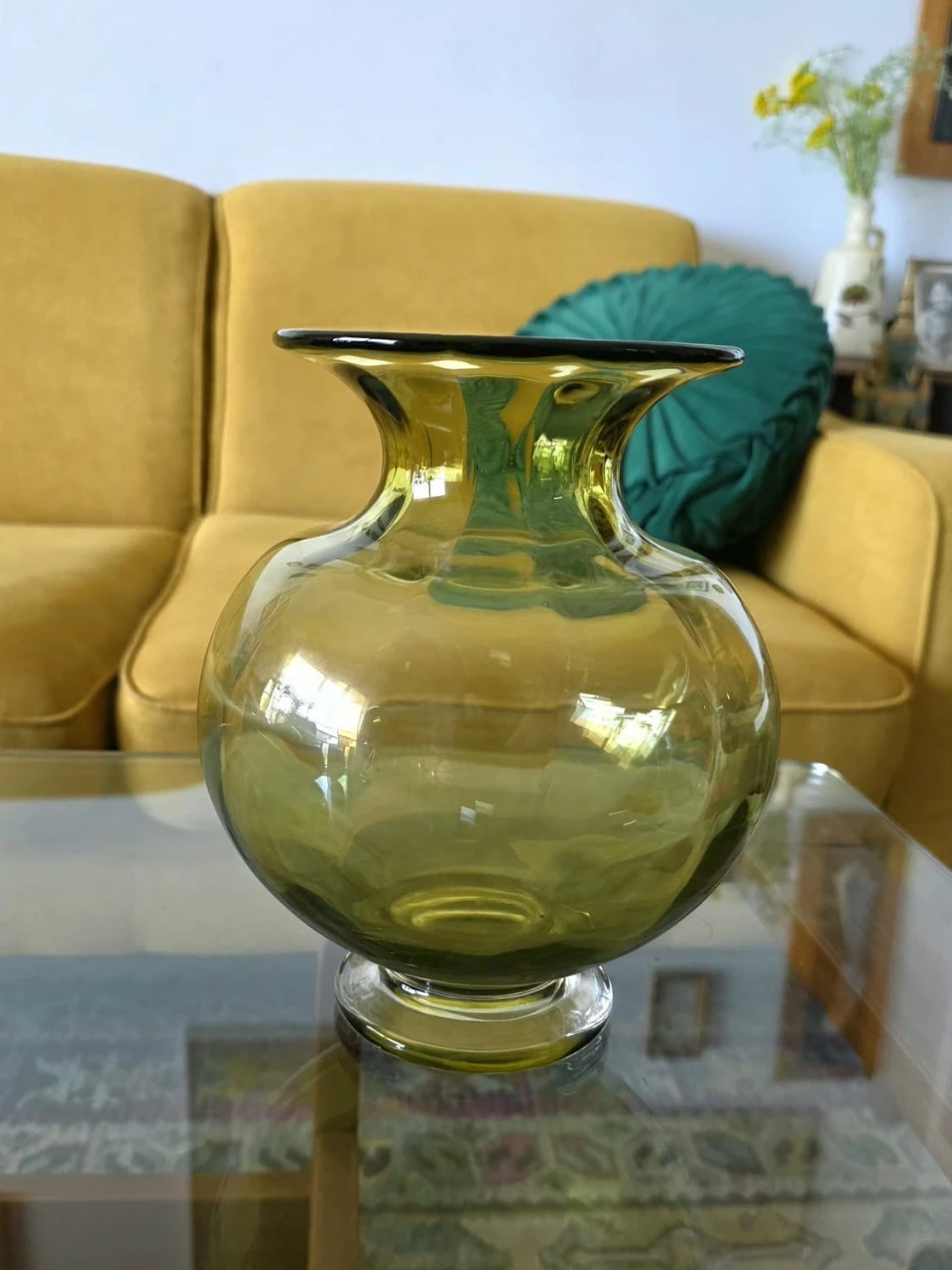 ואזה זכוכית בוהמית כבדה  ירוקה