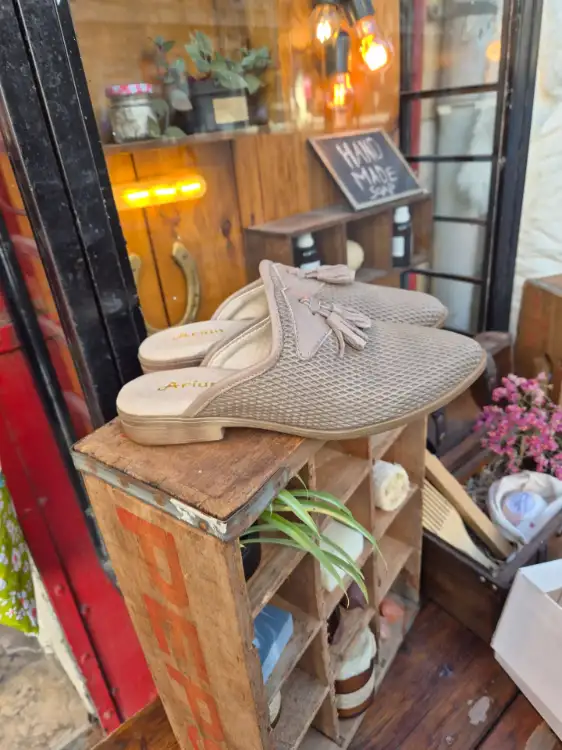 כפכף דגם עור טאופ מדונה A-2800