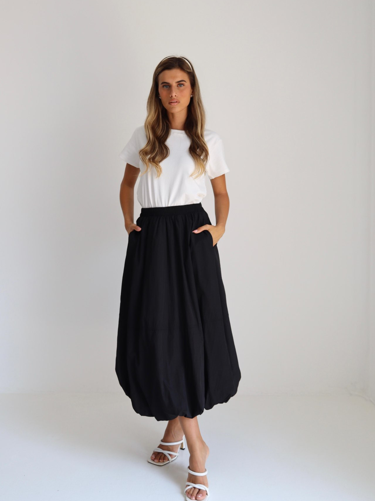 חצאית הילה שחור