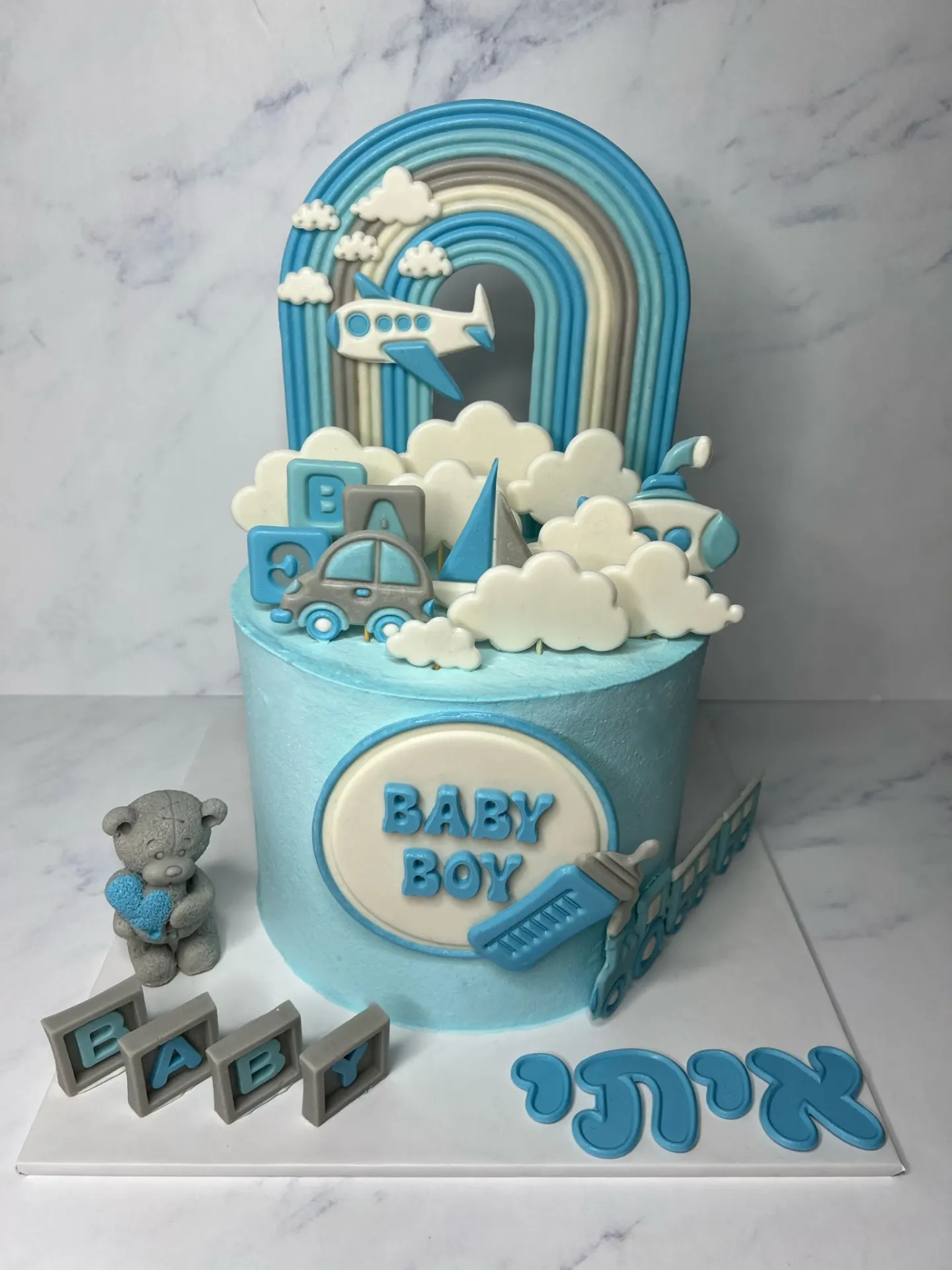 עוגה מעוצבת בגובה 15 ס״מ קוטר 18 ס״מ | | Ya-Ya Patisserie