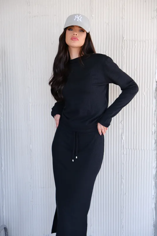 חליפת ופל שחור