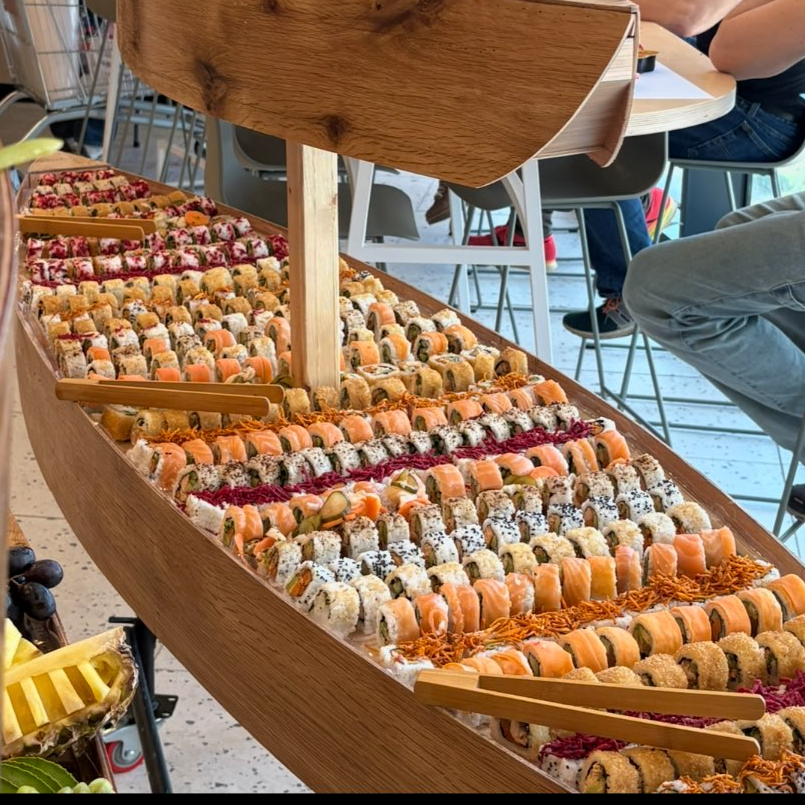 סירת סושי 2.5 מטרים 400 יחידות סושי