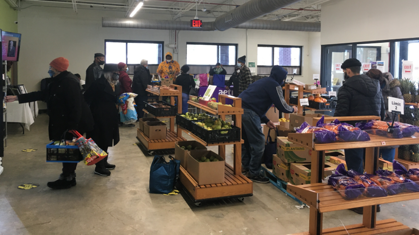 Help Distribute Fresh Produce at the Linden Market! (Monday, August 22nd)
