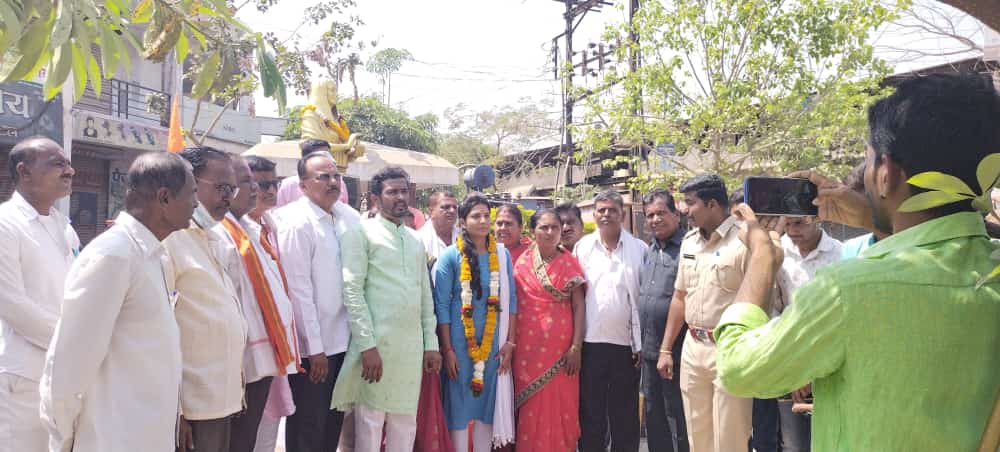 एकाच समाजातील तब्बल ५५ विद्यार्थ्यांनी पोलीस उपनिरीक्षक पदी मारली बाजी समाजामध्ये आनंदोत्सव साजरा -प्रकाश भैय्या सोनसळे