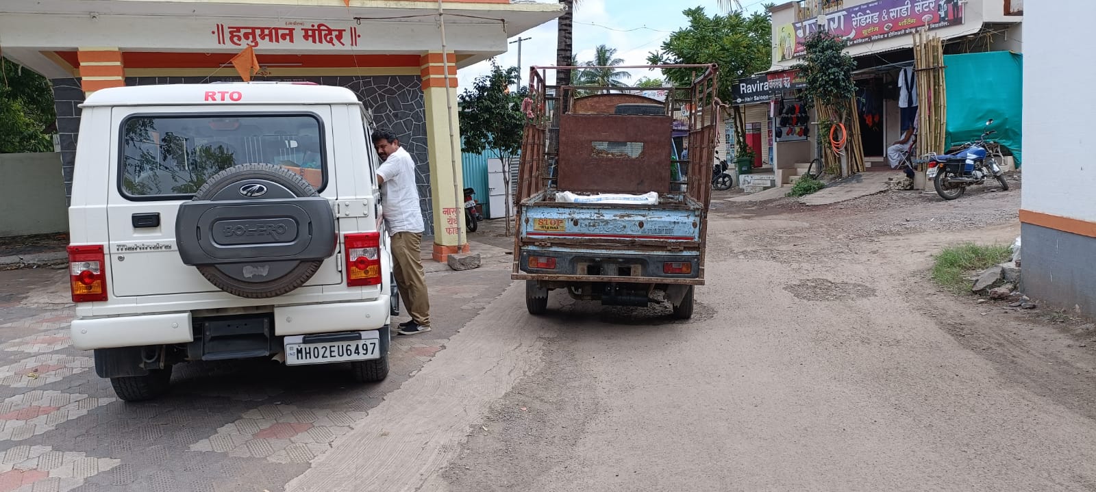 अवैद्य माल वाहतूक करणार्‍यावर बारामती प्रादेशिक विभागाची कारवाई