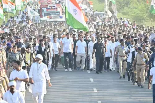 कॉंग्रेसच्या भारत जोडो यात्रेत उसळला जनसागर