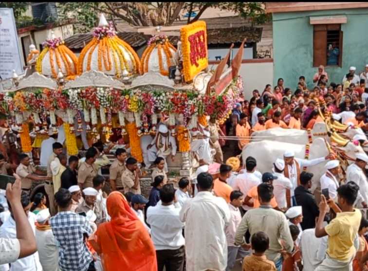 जगद्गुरु संत तुकाराम महाराज पालखी सोहळ्याचा विसावा पूर्वीप्रमाणे भांडगाव येथे थांबावा, दौंड तहसीलदार अजित दिवटे यांच्याकडे काँग्रेस अध्यक्ष विठ्ठल दोरगे यांची निवेदनाद्वारे मागणी