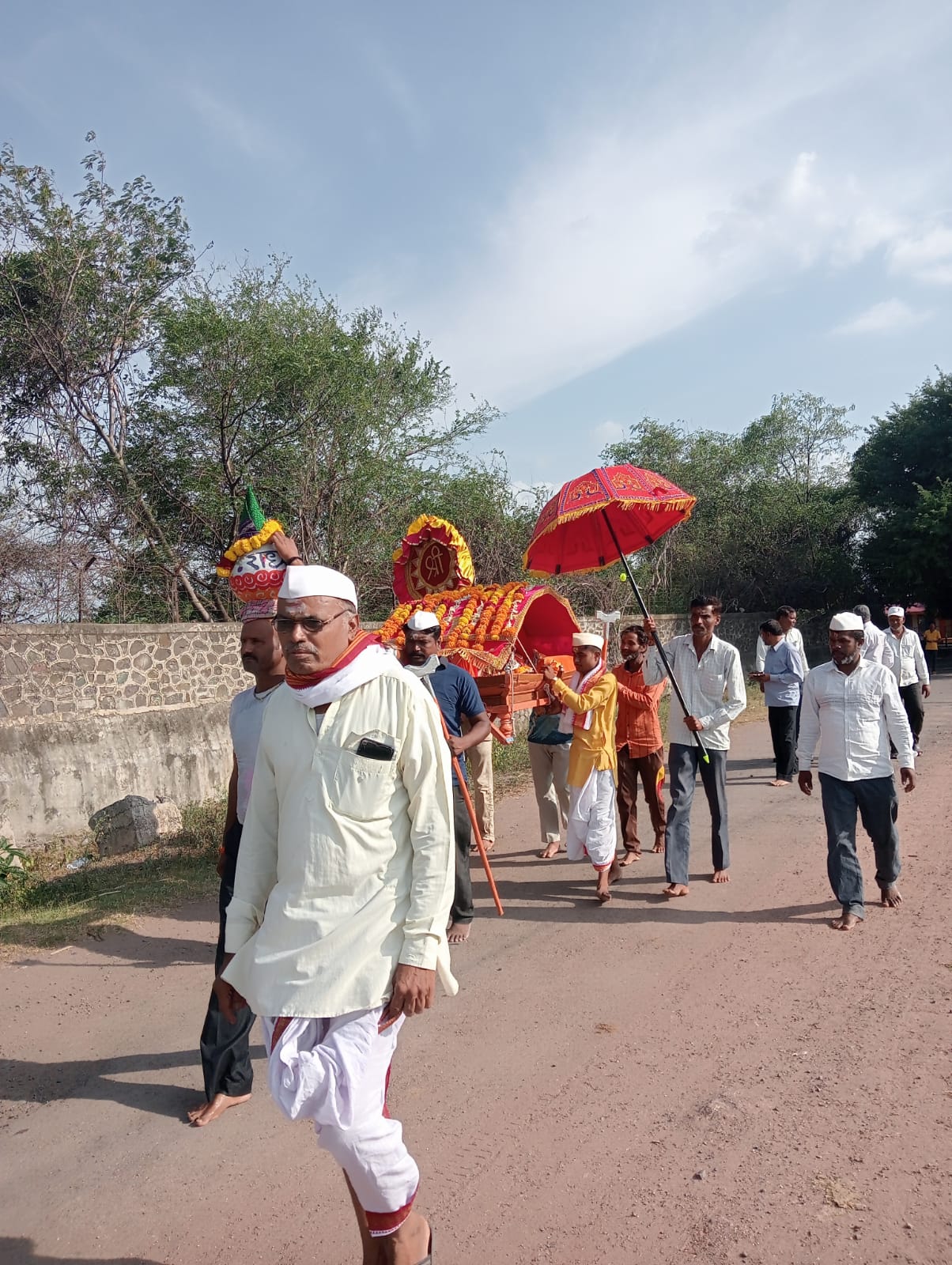 पावसासाठी लिंपणगावकरांचे सिद्धेश्वर व लिंगाळेश्वराला साकडे!