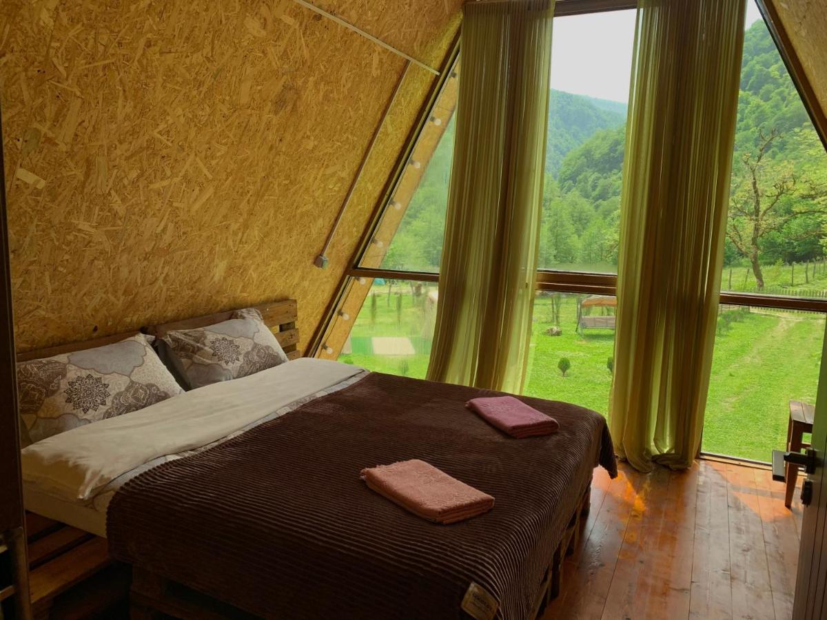 Photo of Nahei Cottage surrounded by mountains and canyon