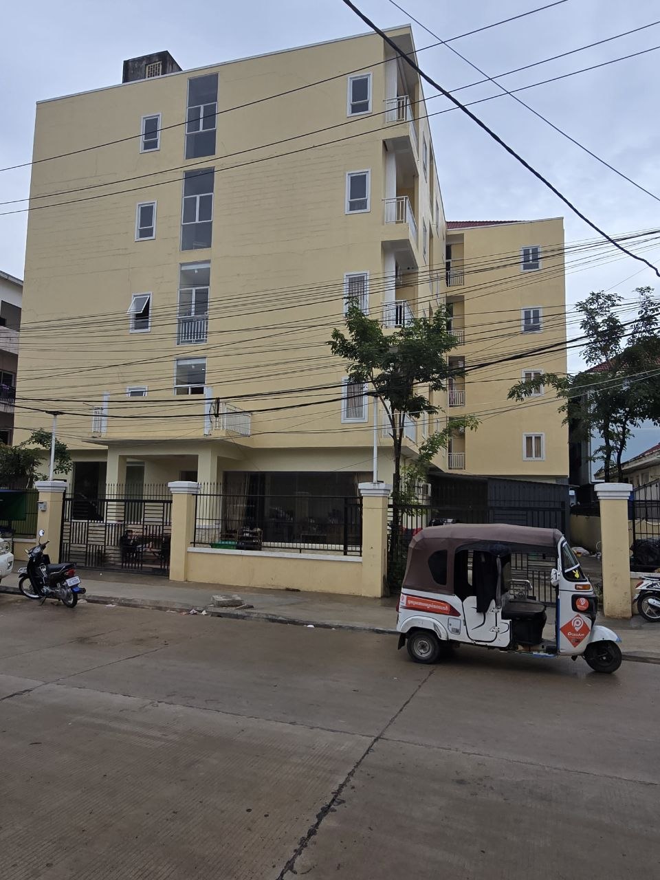 អគារជួល ឮ លក់