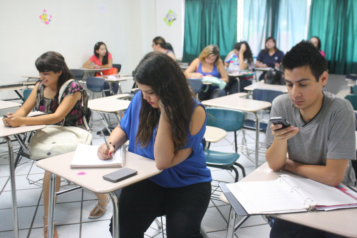 Cerca de 70% dos Estudantes da Universidade de Coimbra Consideram Emigrar