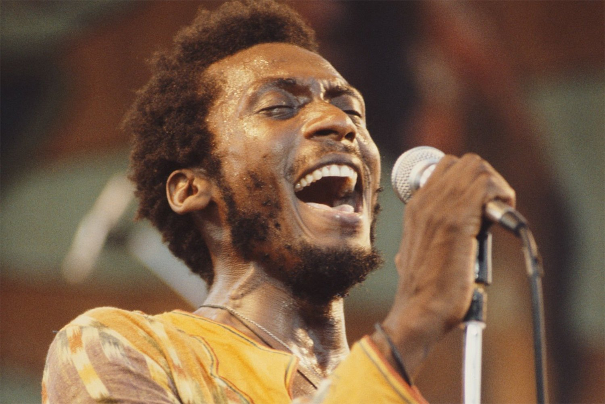 Jimmy Cliff, ícone do reggae jamaicano, falece aos 81 anos