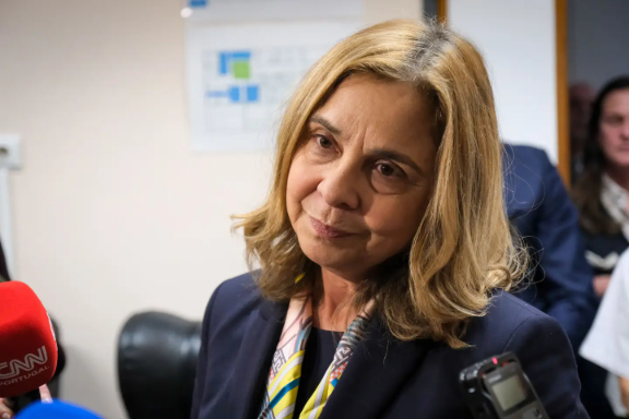 Quase 60% dos Portugueses Exigem Demissão de Ana Paula Martins