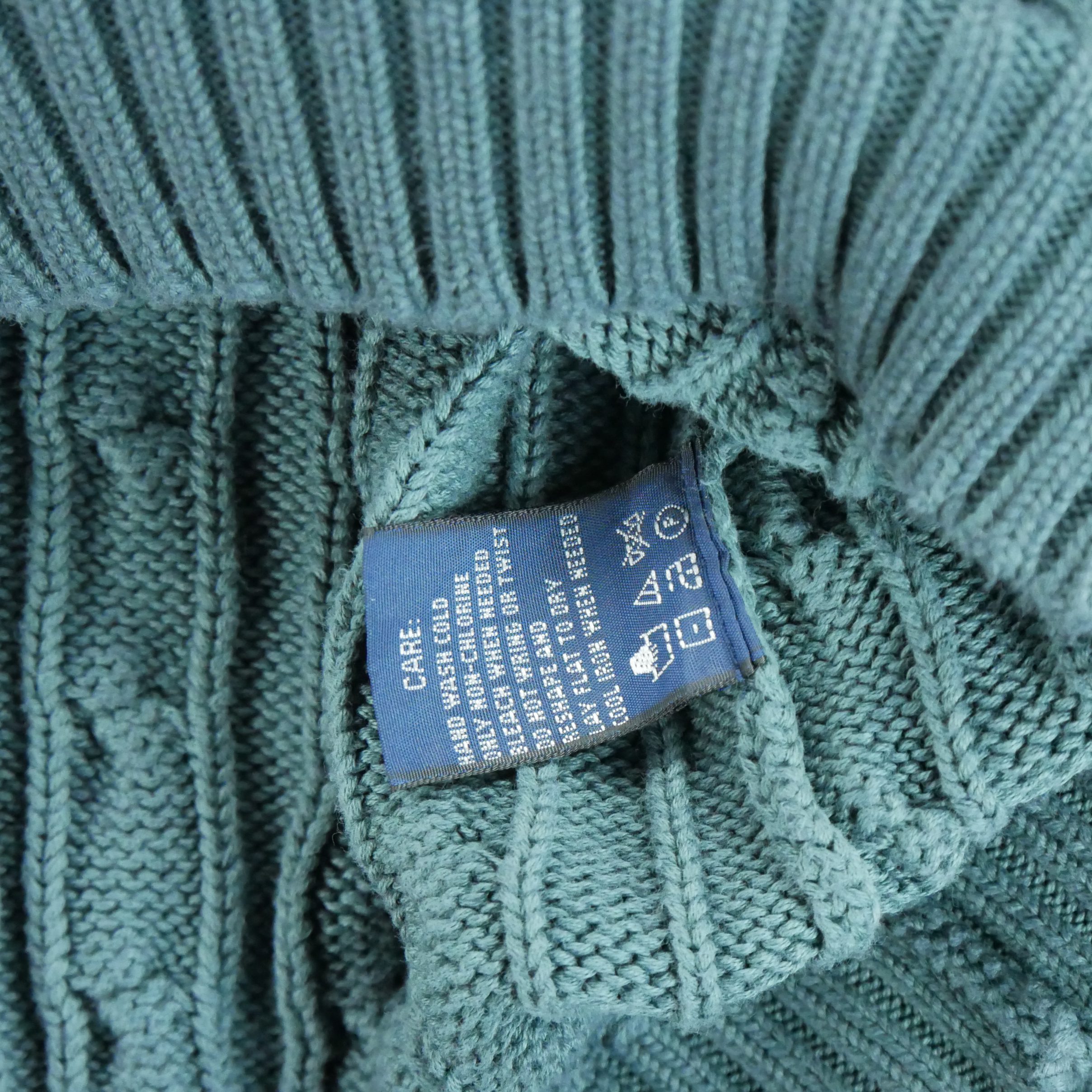 Pull Femme  en maille torsadée 7