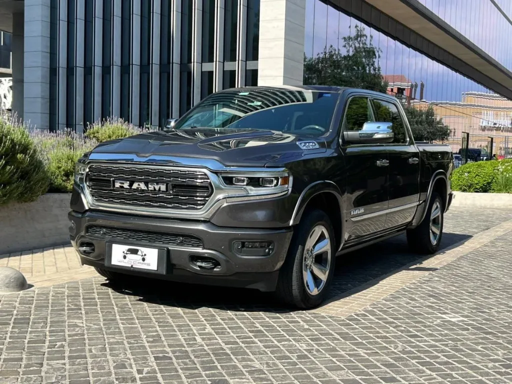 Ram 1500 5.7 2021 Bencina NEGRO