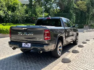 Ram 1500 5.7 2021 Bencina NEGRO foto 4