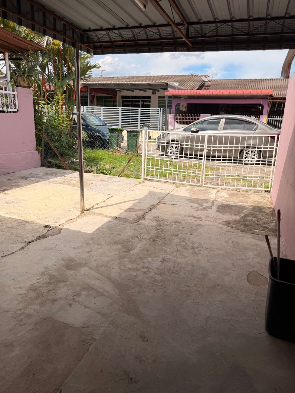 Single Storey Terrace House in Established Area