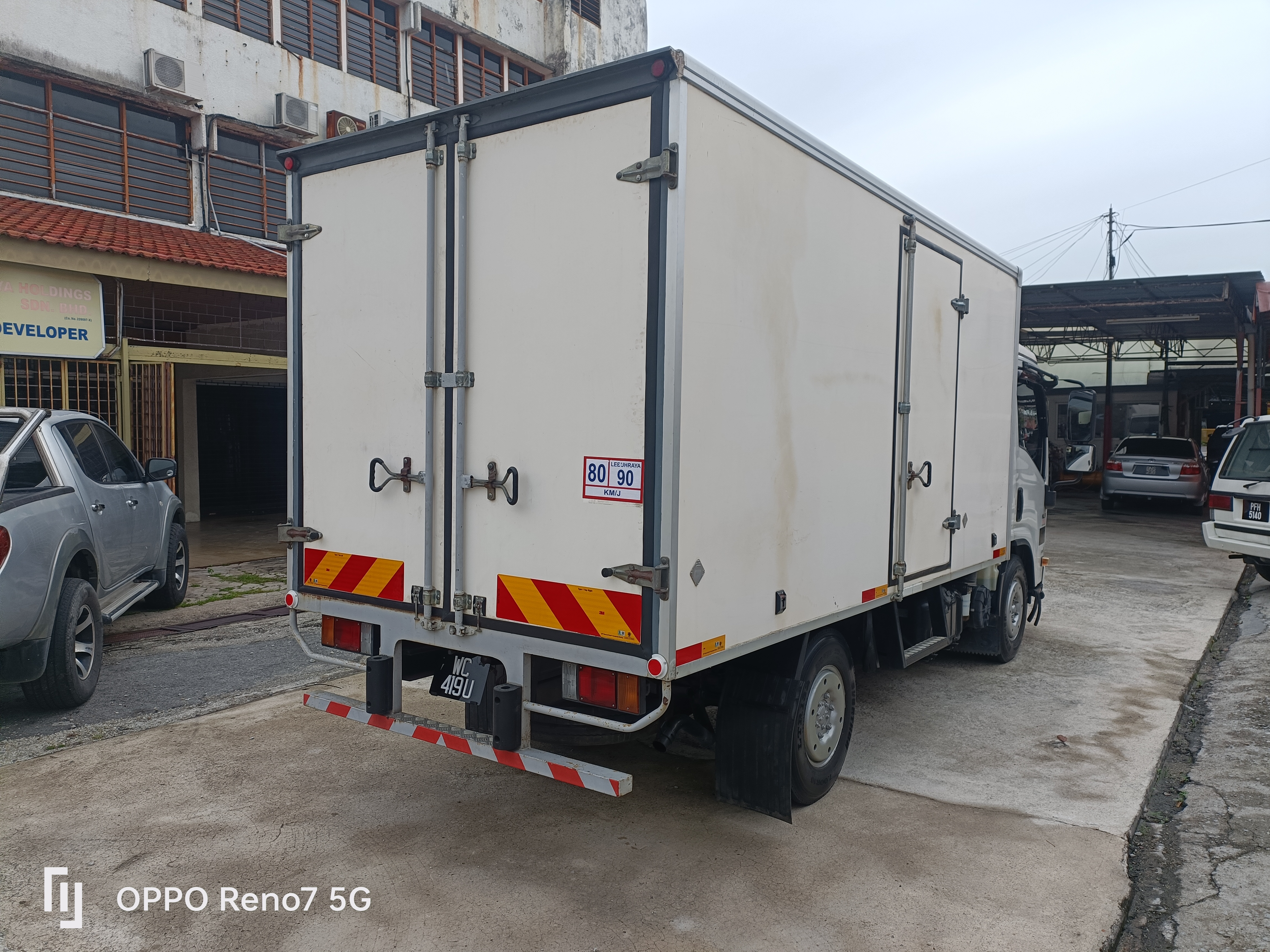 ISUZU NLR85 12.5Ft BOX 3.0cc YEAR 2016 can full loan — photo 4