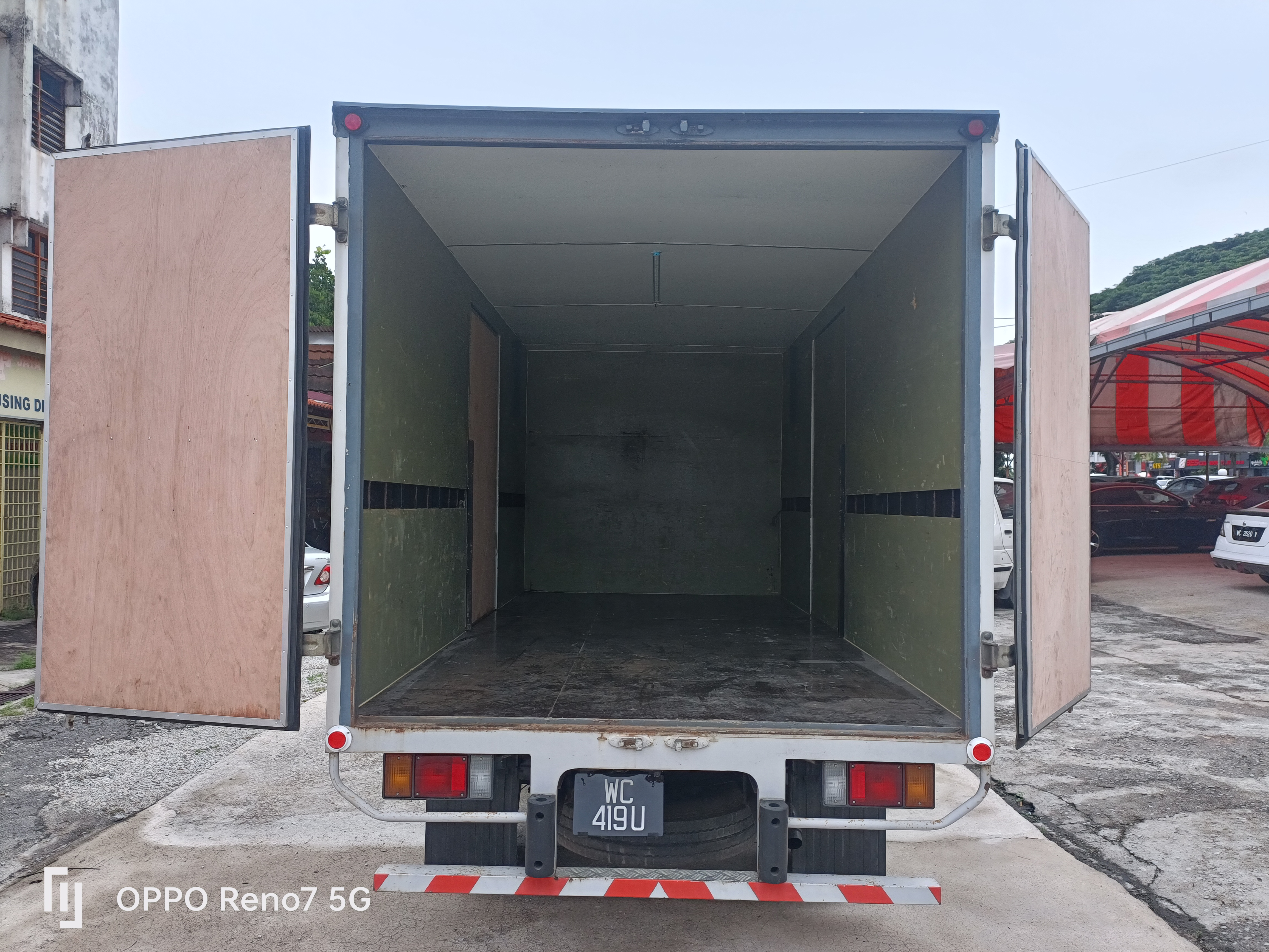 ISUZU NLR85 12.5Ft BOX 3.0cc YEAR 2016 can full loan — photo 5