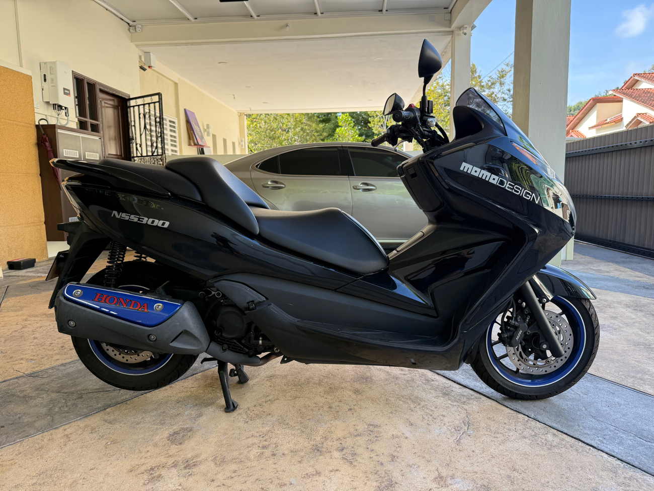 Honda NSS300 Scooter — photo 3