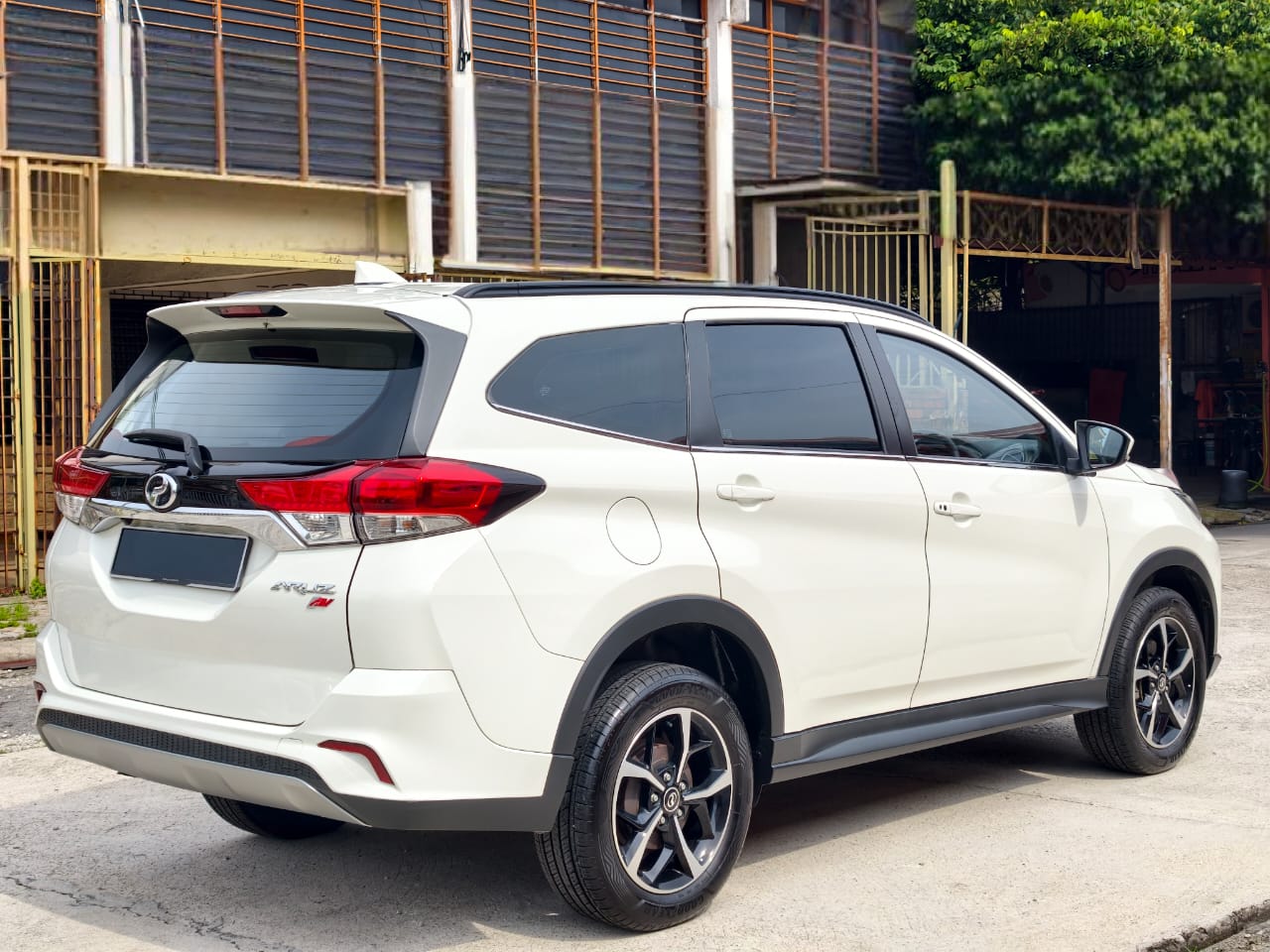 Perodua ARUZ 1.5 (A) AV ADVANCE  YEAR 2020 — photo 3