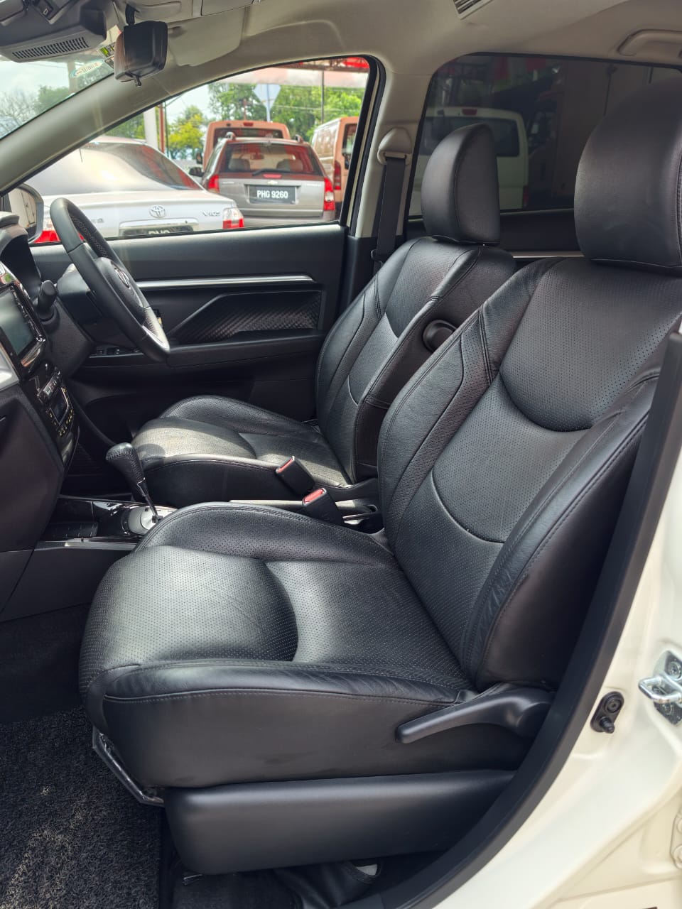 Perodua ARUZ 1.5 (A) AV ADVANCE  YEAR 2020 — photo 6