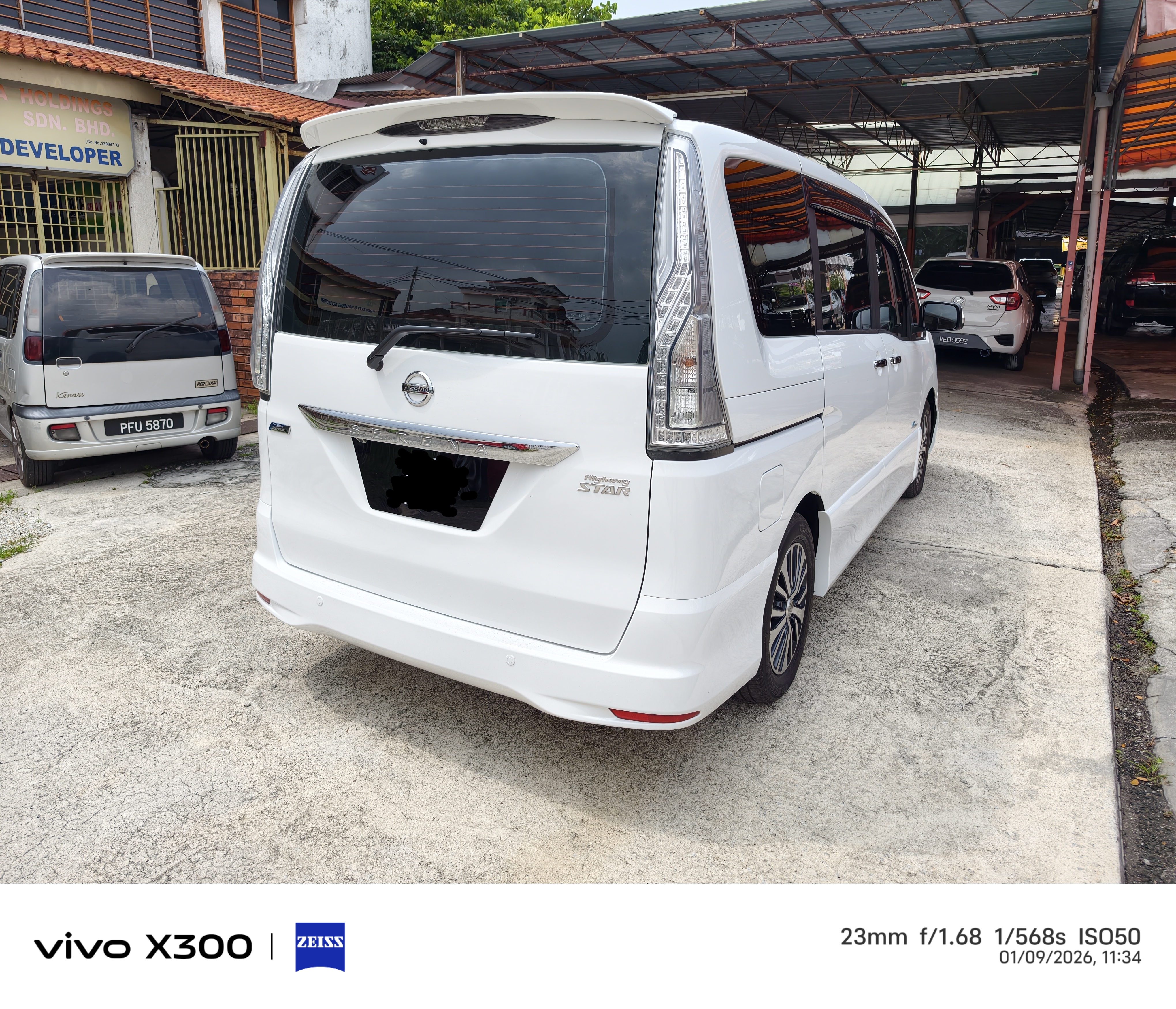 NISSAN SERENA 2.0(A)  CVT H/STAR S-HYBRID — photo 3