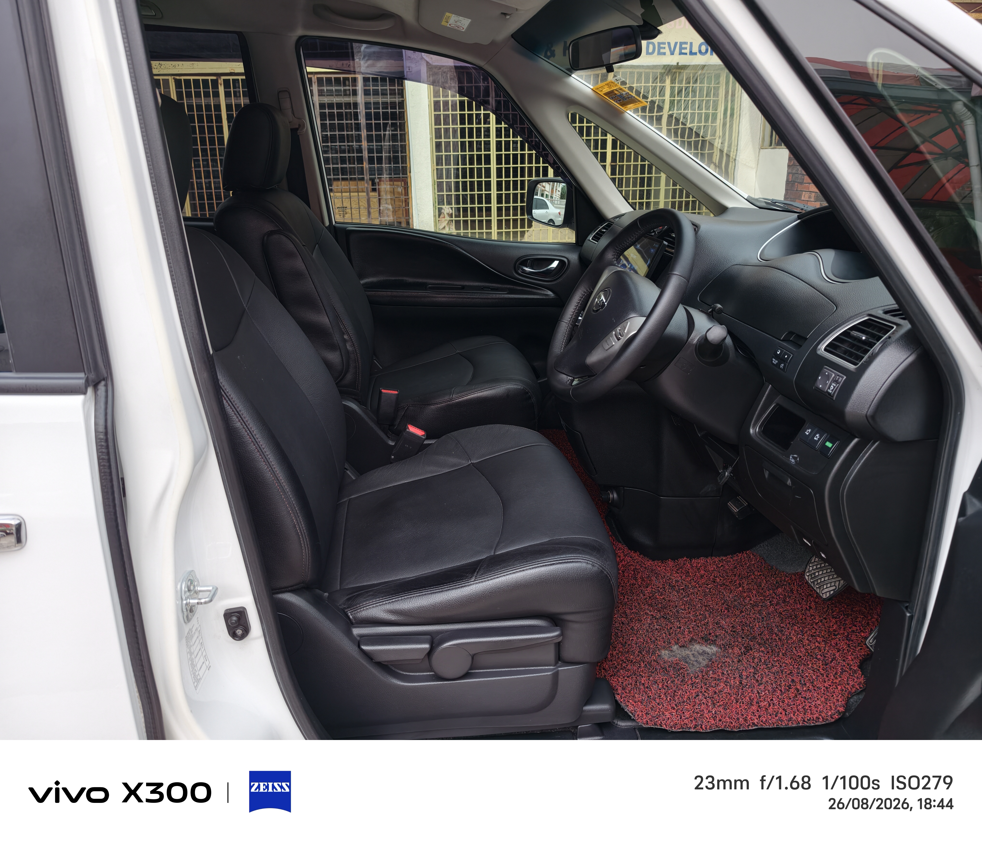NISSAN SERENA 2.0(A)  CVT H/STAR S-HYBRID — photo 8