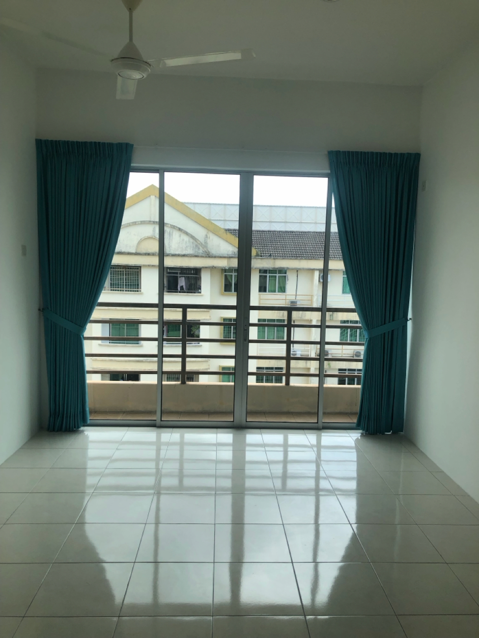 Unfurnished Apartment with 3 Bedrooms