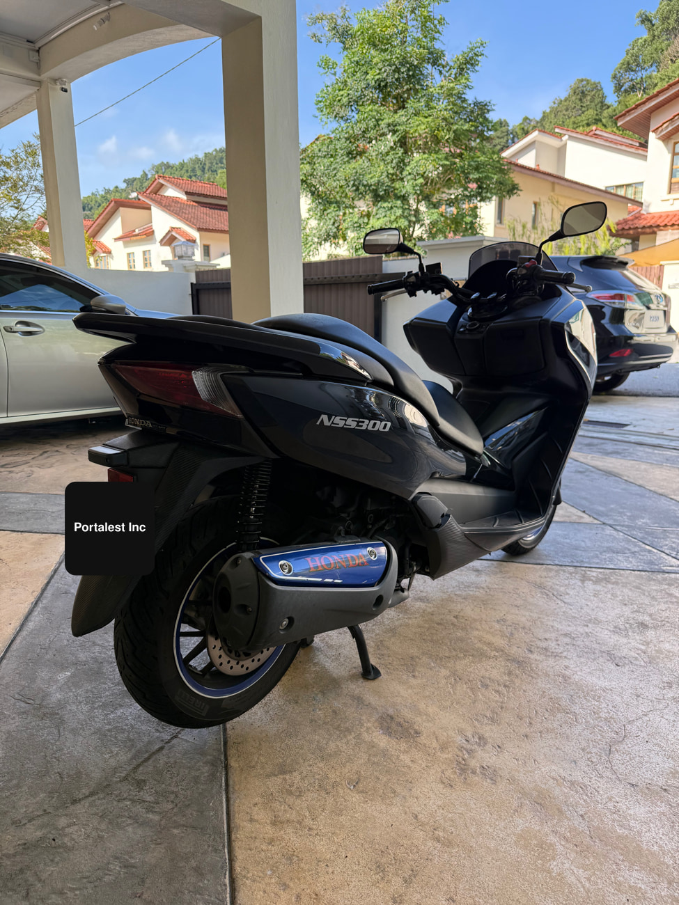 Honda NSS300 Maxi Scooter — photo 4