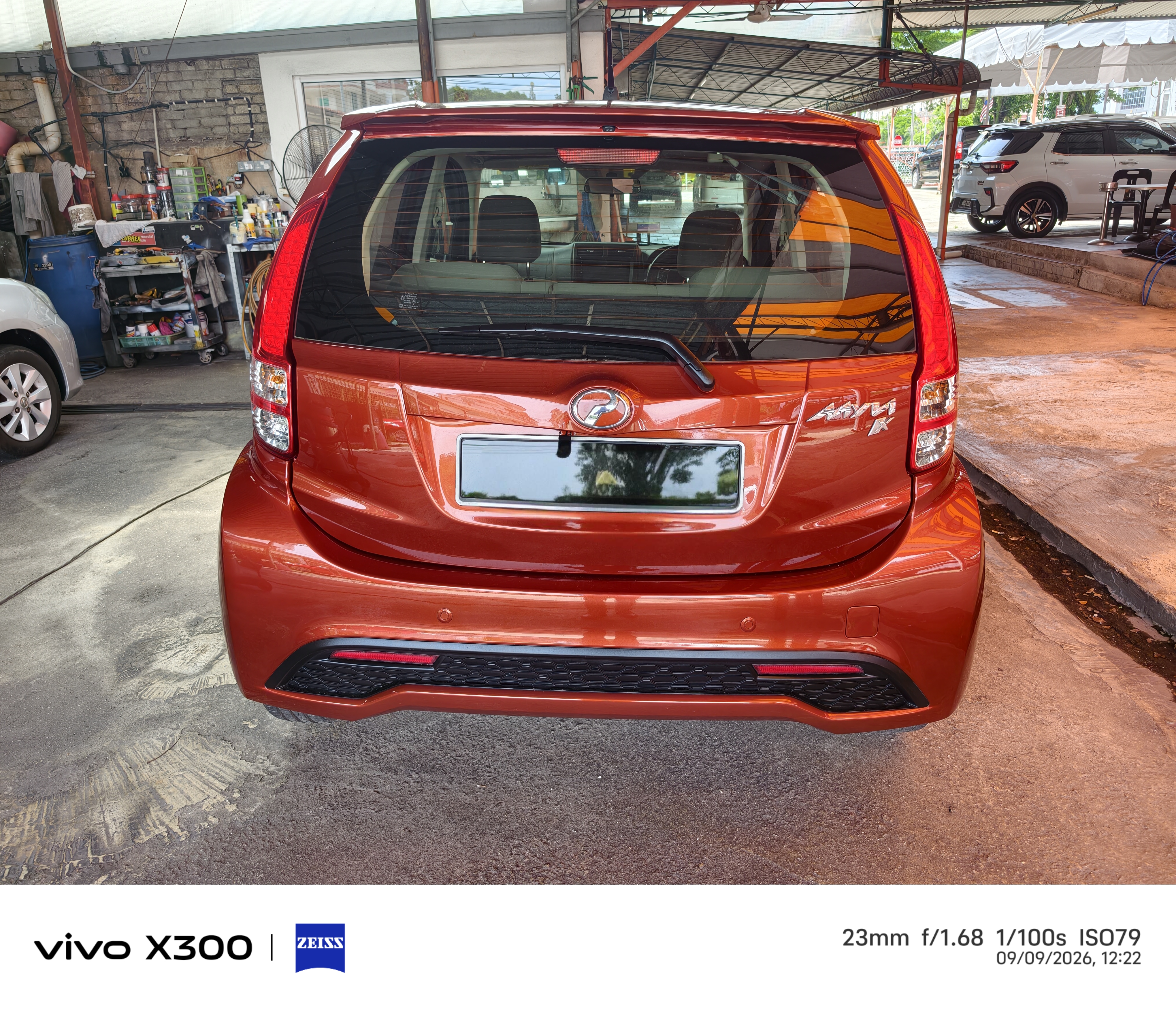Perodua Myvi 1.3(A) PREMIUM X YEAR 2015 CAN FULL LOAN — photo 3