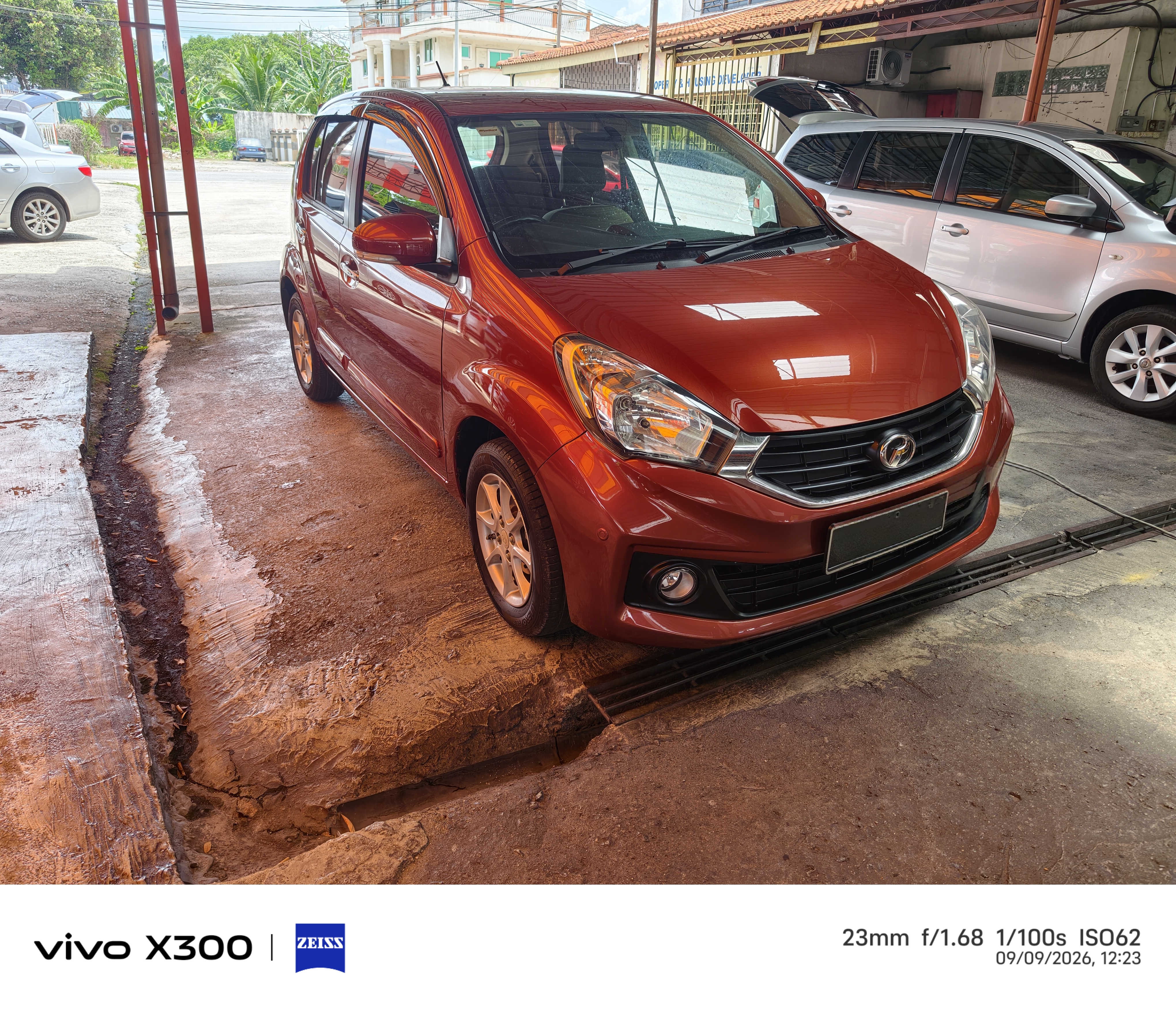 Perodua Myvi 1.3(A) PREMIUM X YEAR 2015 CAN FULL LOAN — photo 6