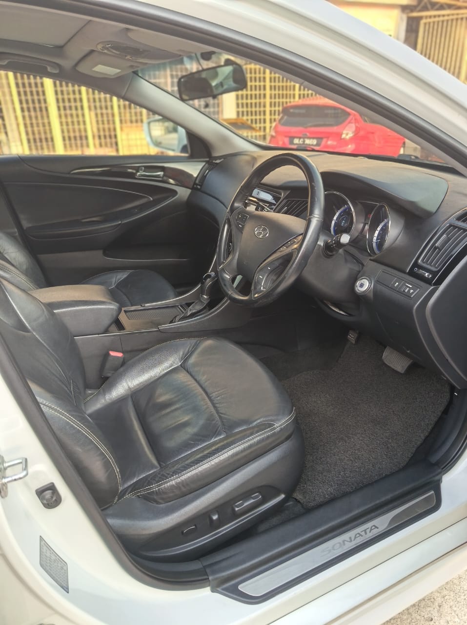 2013 Hyundai SONATA 2.0 EXECUTIVE YF (A) PANANOMIC ROOF IMPORT BARU — photo 8