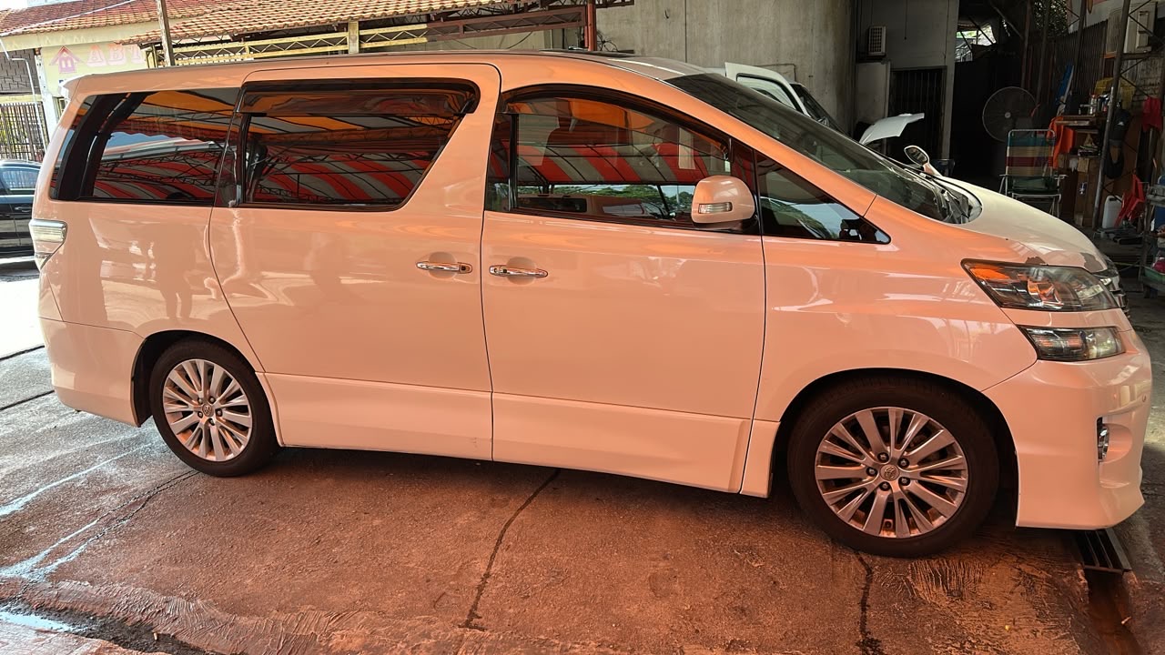 Toyota Vellfire with Home Theater Systems — photo 3
