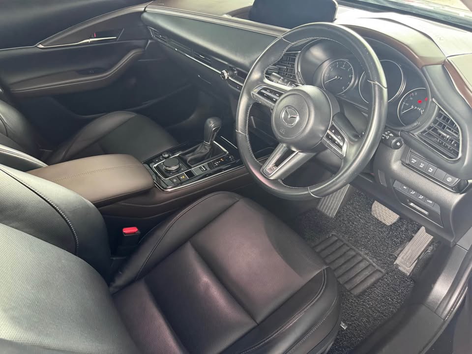 Mazda CX30 — photo 8