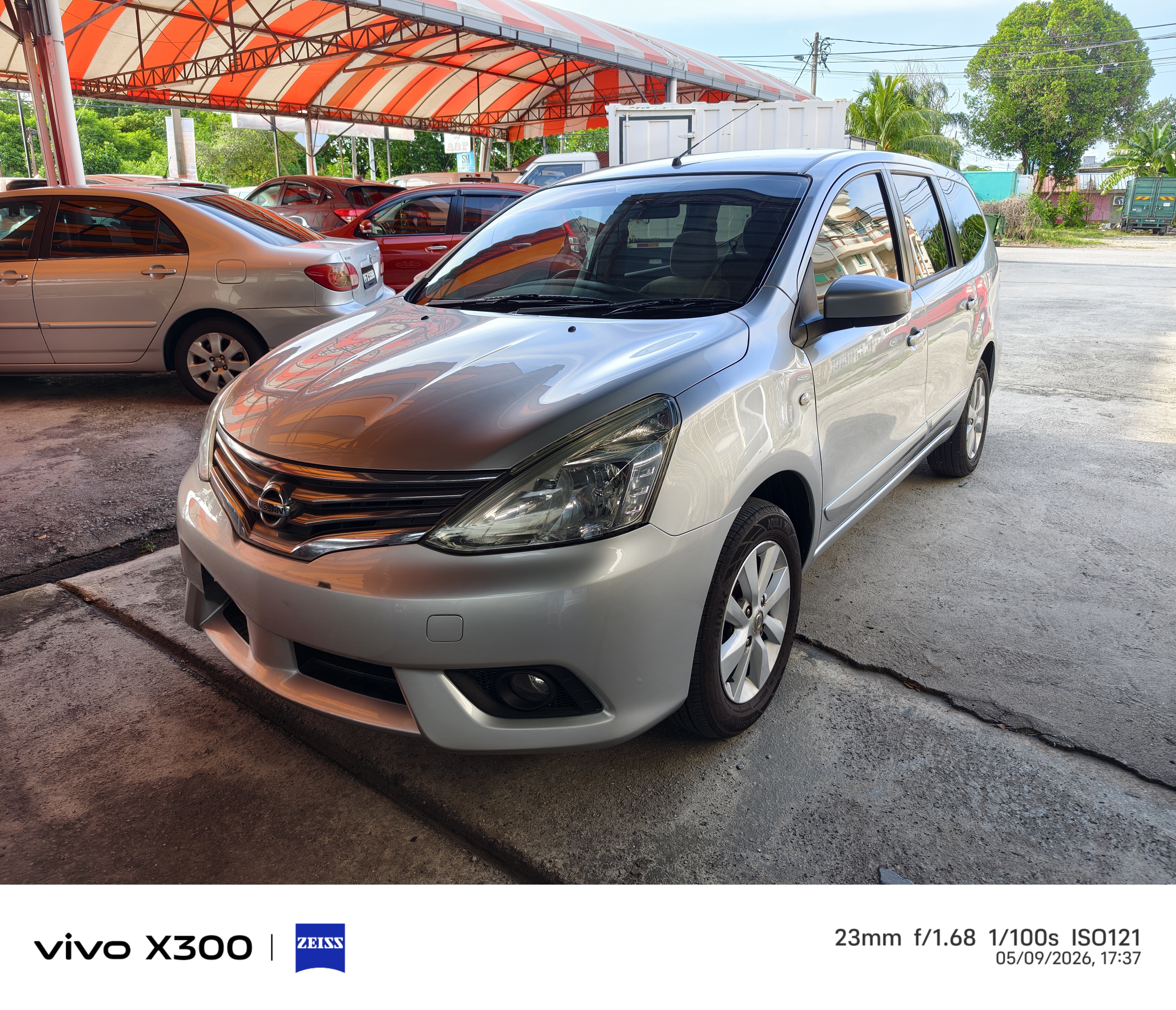 NISSAN LIVINA 1.6(A) YEAR 2014 FACELIFT  CAN FULL LOAN