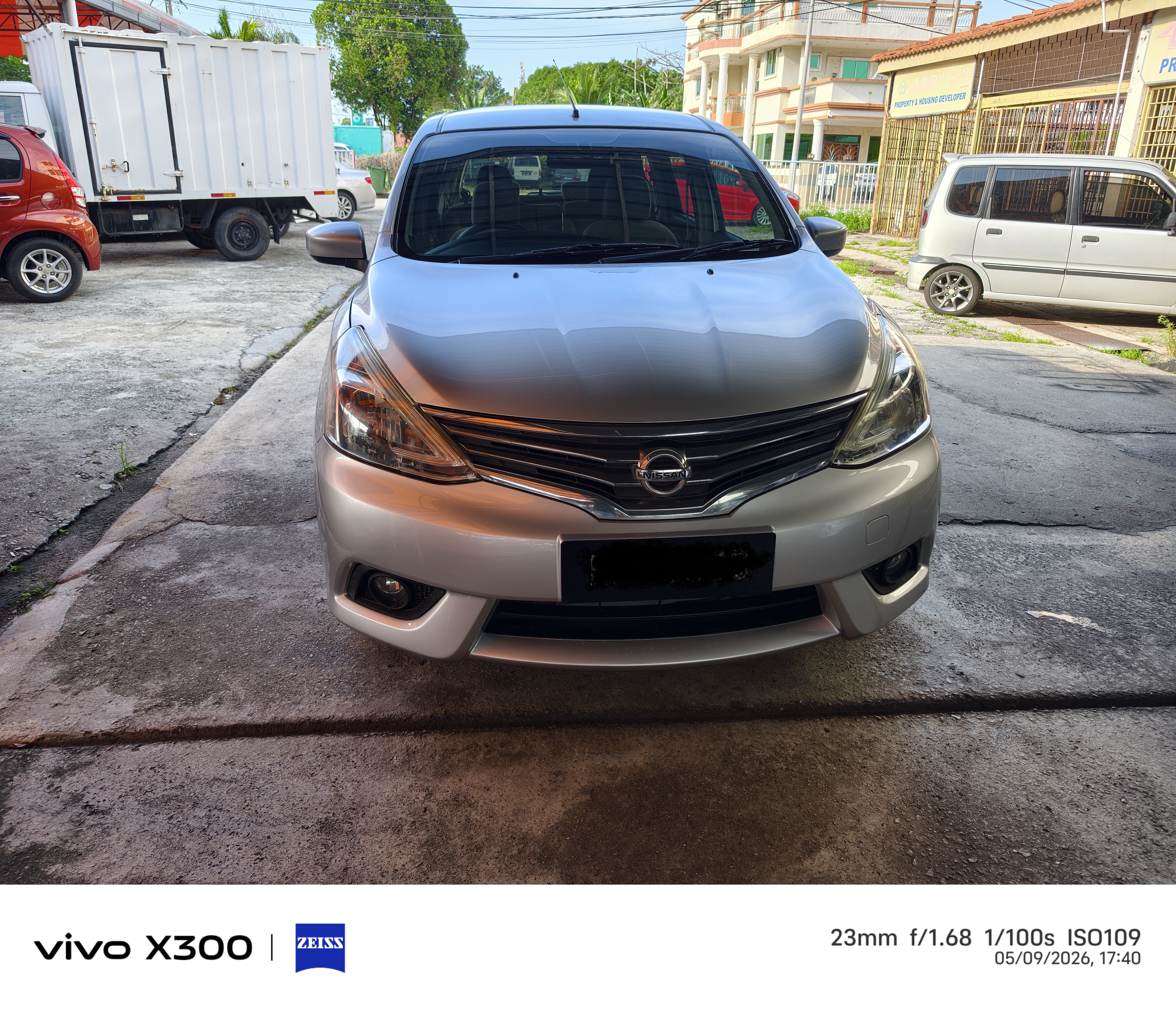 NISSAN LIVINA 1.6(A) YEAR 2014 FACELIFT  CAN FULL LOAN — photo 2